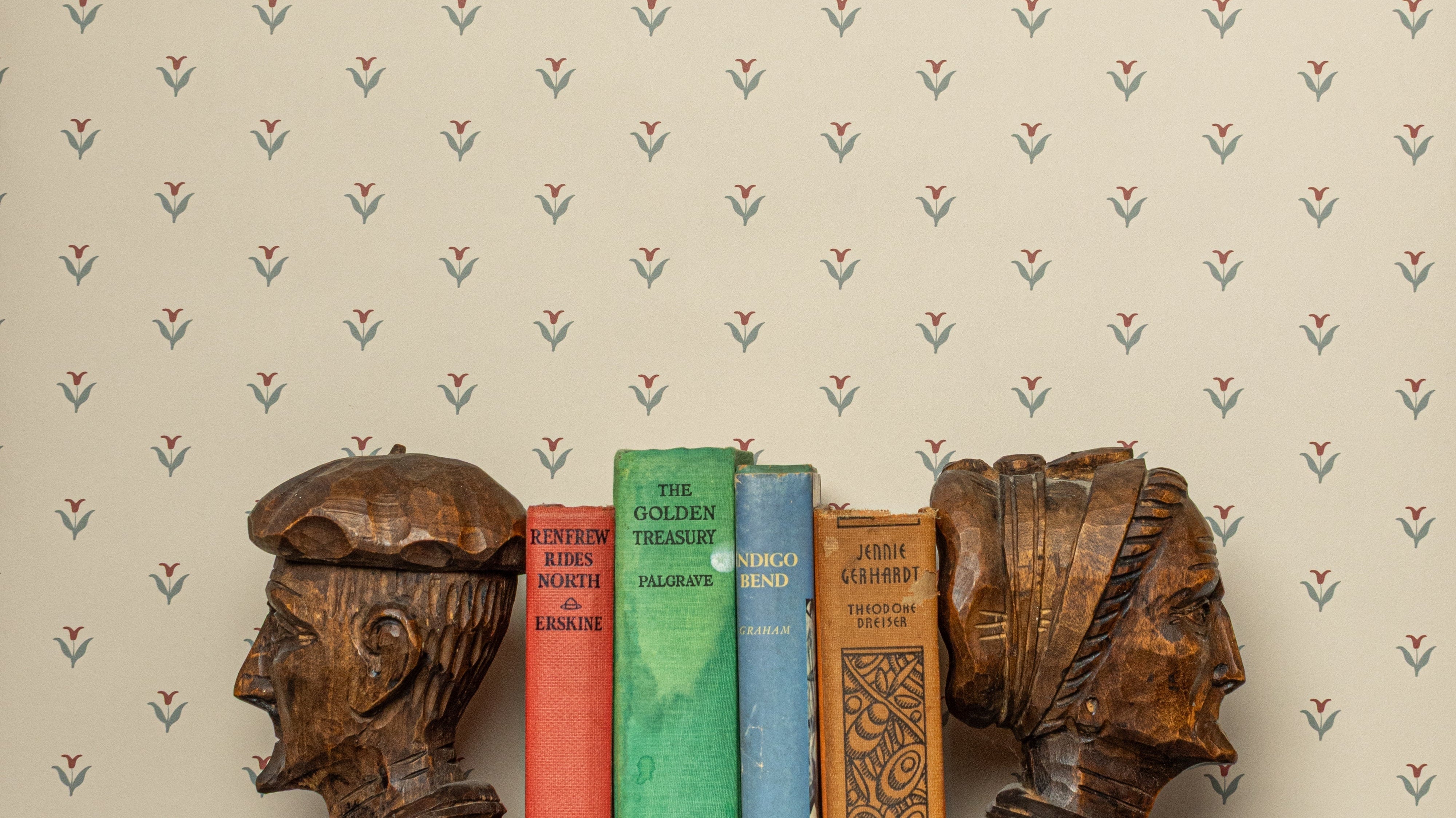 Nana’s Kitchen: A Grandma Chic Wallpaper with Cottagecore Charm