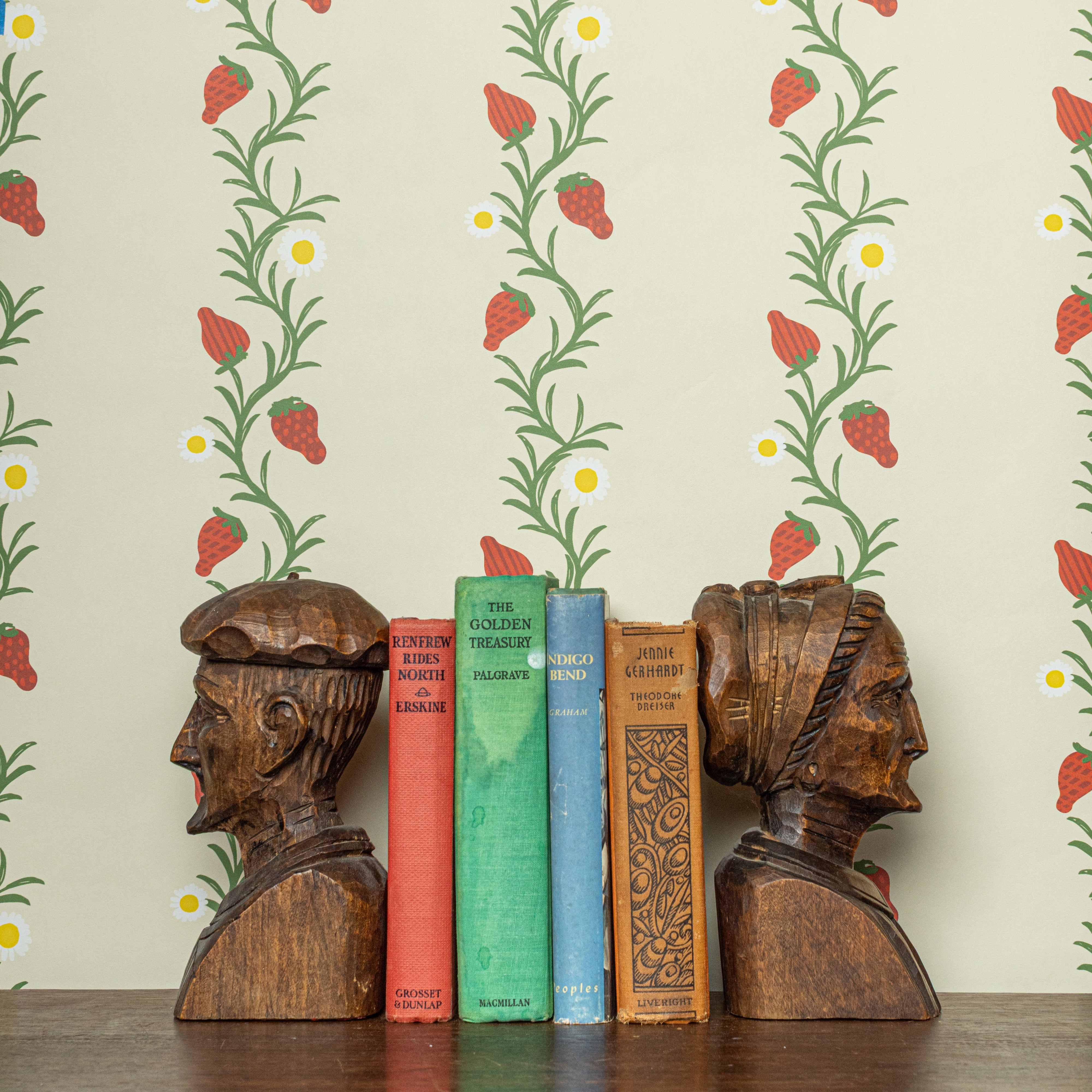 Strawberry vine wallpaper - a fun, cheery wallpaper for kitchens