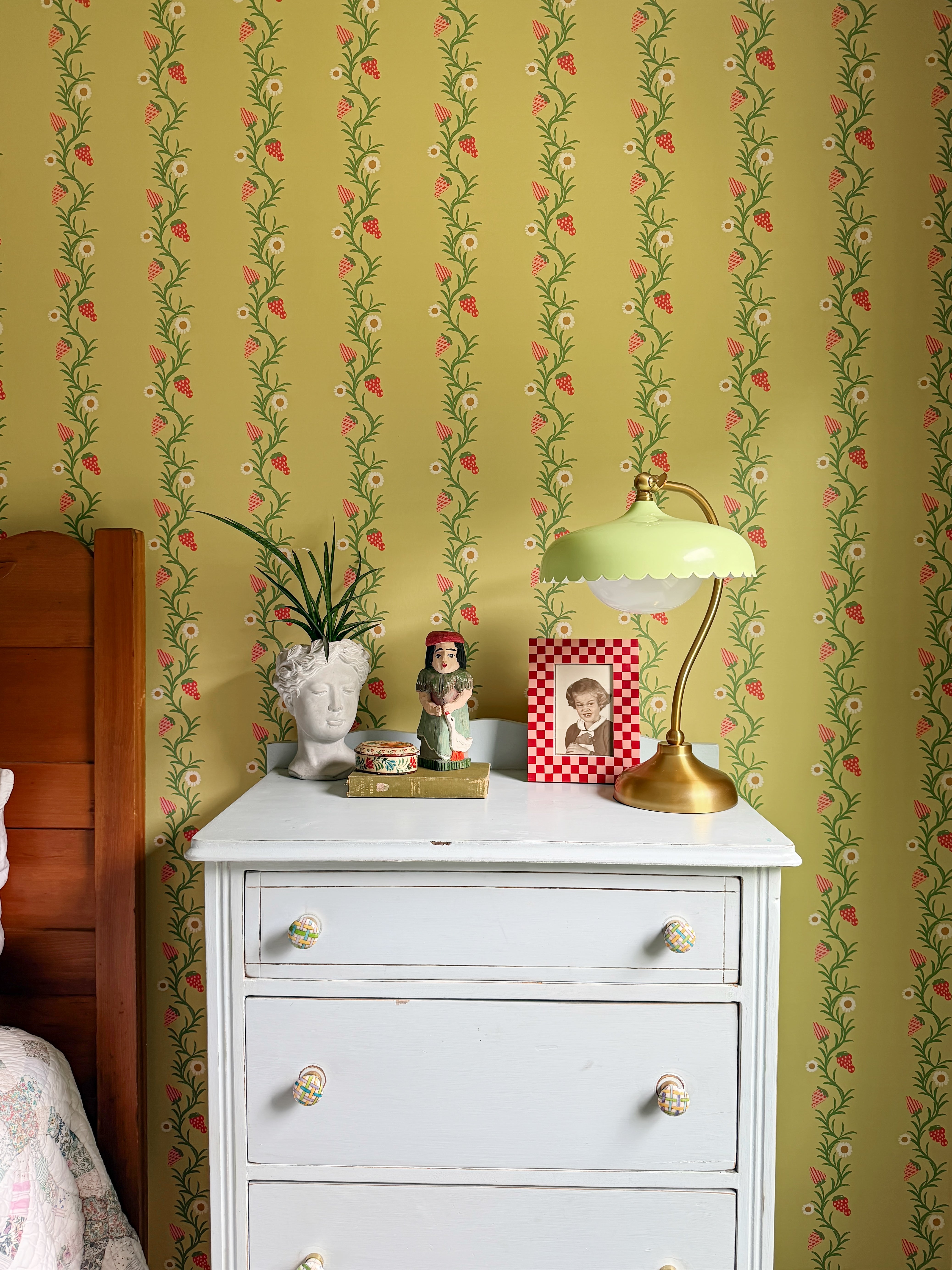 Strawberry wallpaper in bedroom
